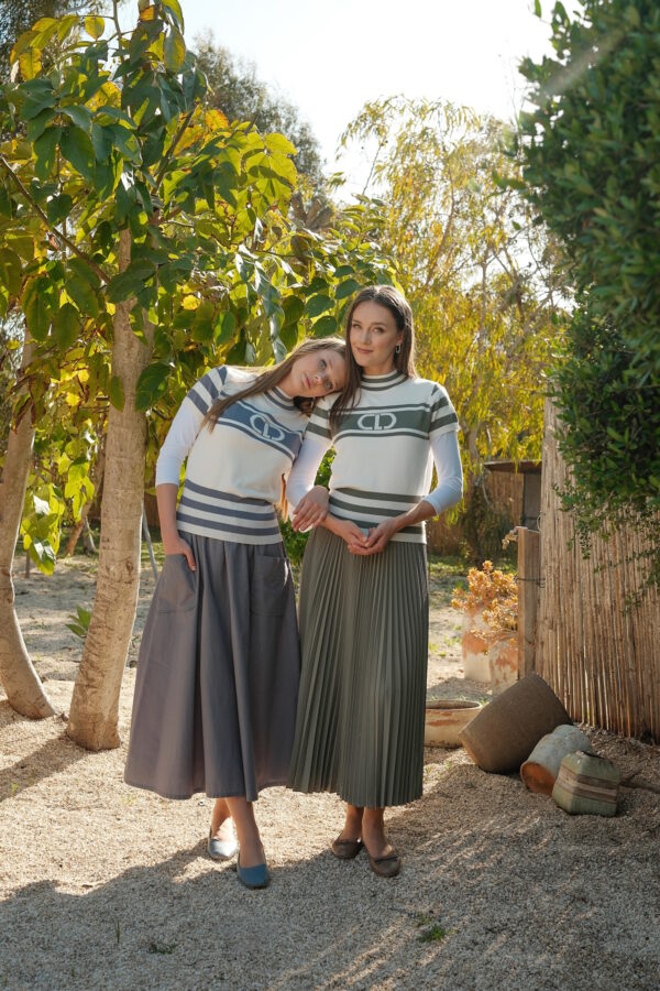 ⁦חצאית פליסה 1 כחול⁩ – תמונה ⁦2⁩